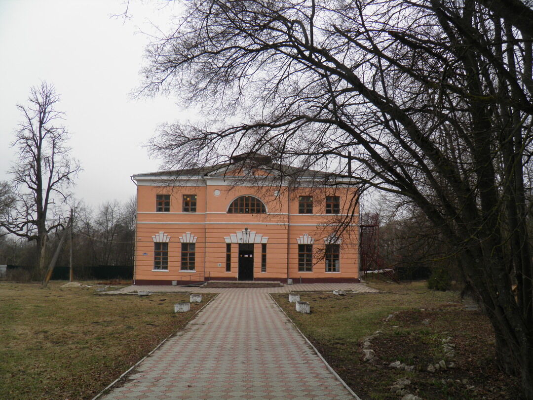 Усадьба Городня (Голицыных), Калужская область, Ферзиковский район, д.  Красный городок, ул. Коммунаров, д. 17, ул. Коммунаров д.