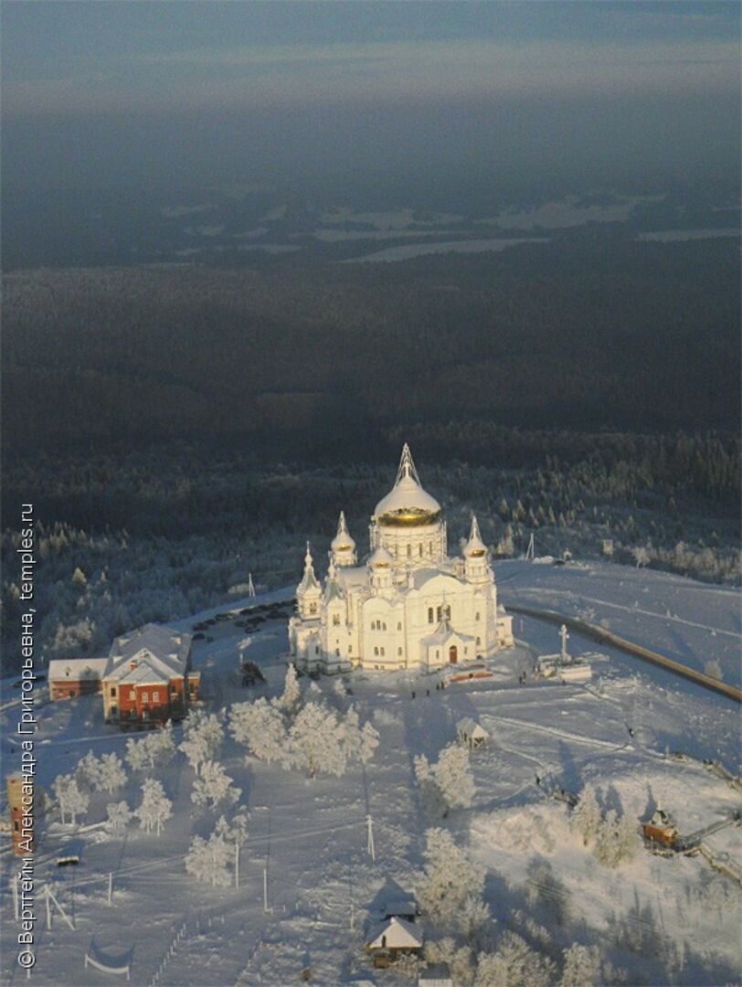 Белогорский монастырь Пермский зимой