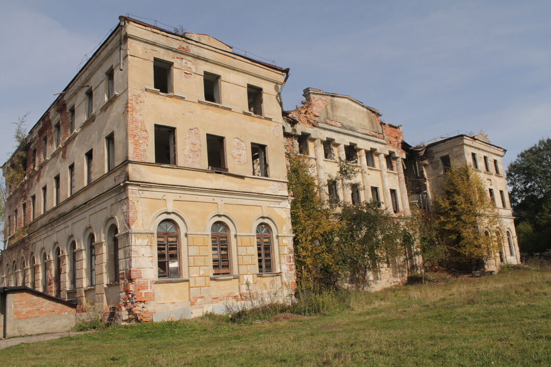 Усадьба якимовича в глубоком фото