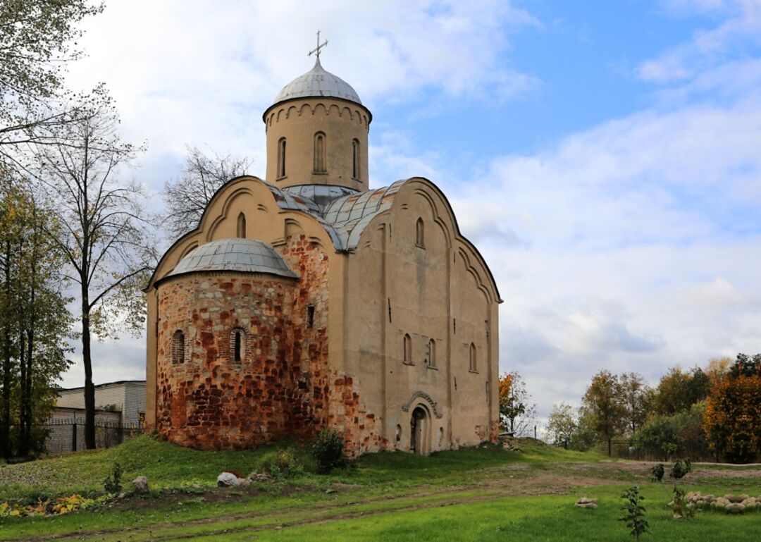 Церковь Петра и Павла на славне