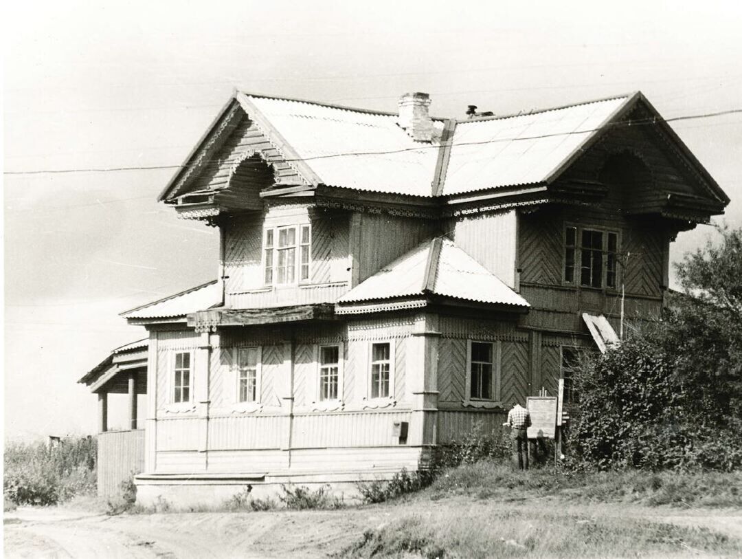 Дом тайного советника Н.А. Плотонникова, Новгородская область, Хвойнинский  район, Кабожское сельское поселение, с. Левоча, ул. Никольская, д.