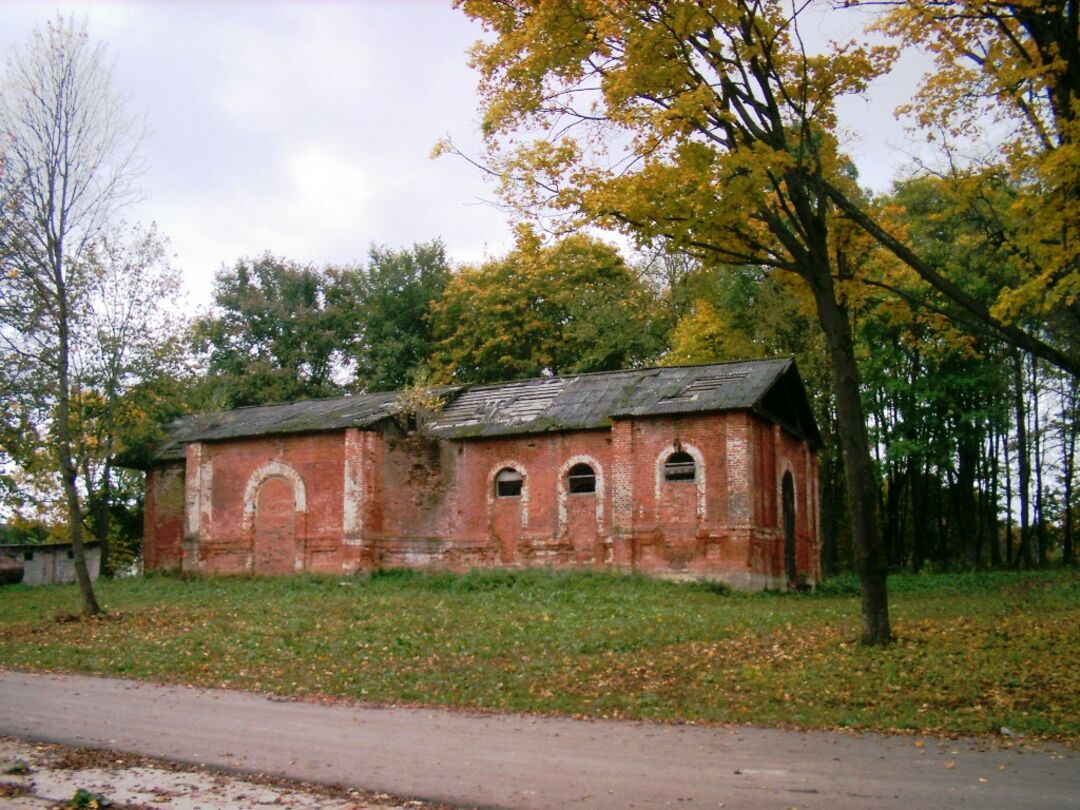 Церковь Екатерины - мученицы, Орловская область, Мценский район,  с.Алябьево, д. Верхнее Алябьево, ул. Школьная, д. 1а