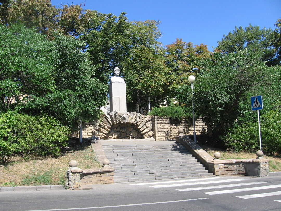 Памятник К. Л. Хетагурова