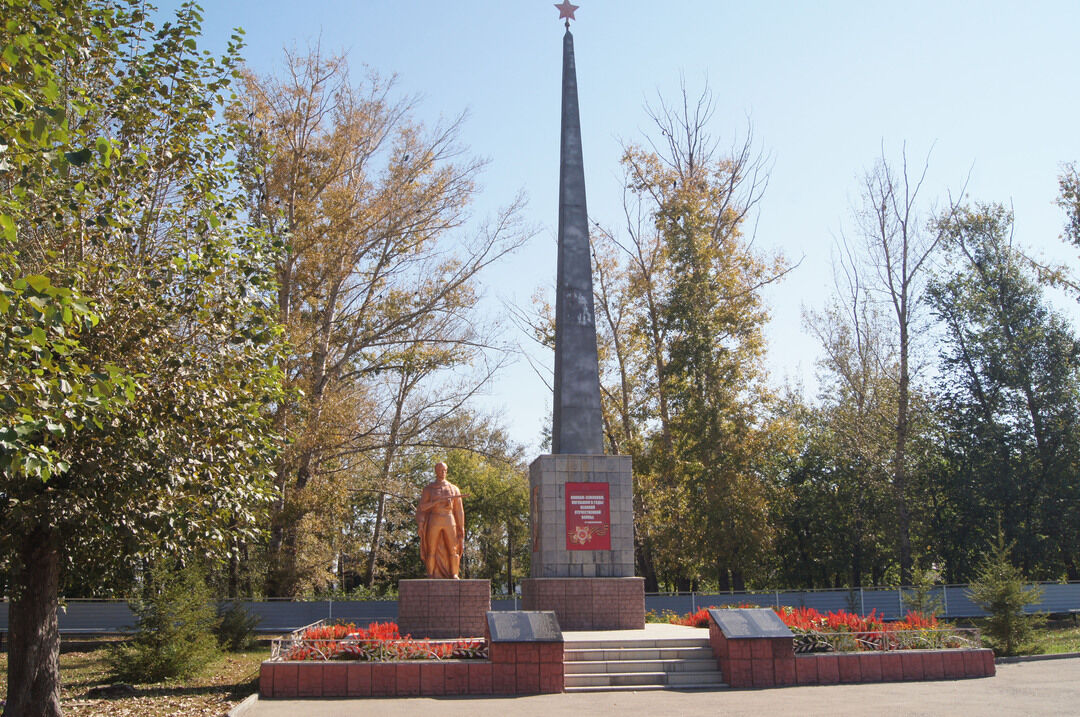 Фото памятников воинам вов