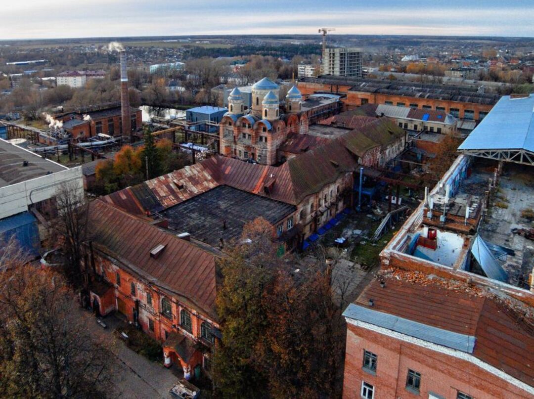 Серпуховский городской. Собор Серафима Саровского Серпухов. Храм Серафима Саровского (Серпухов) храмы Серпухова. Автозавод Серпухов Церковь. Серпухов Церковь Саровского.