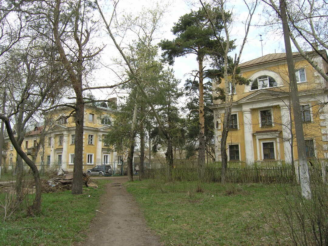 Ансамбль жилых домов с курдонером, Нижегородская область, г. Дзержинск, пр.  Ленина, 25, 27, 29, 33, 35, 37