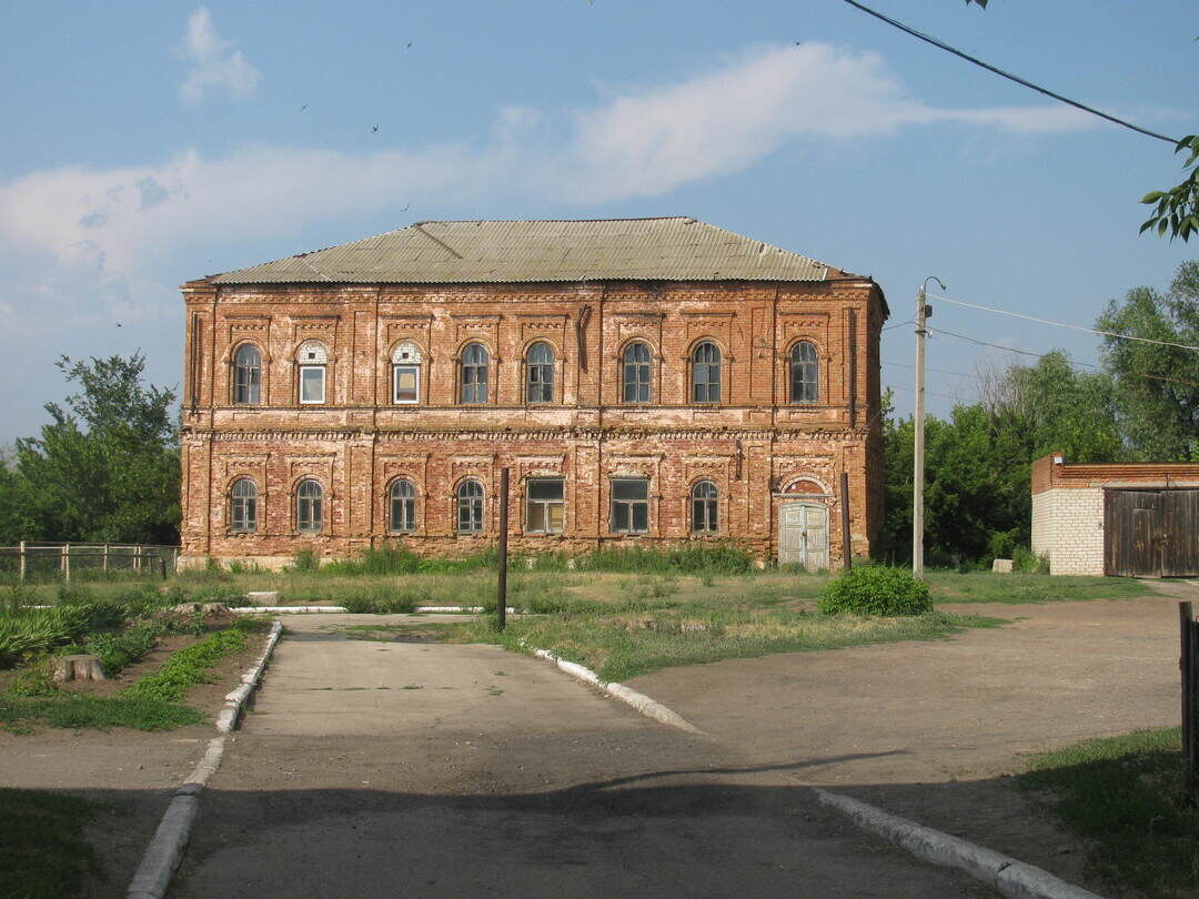 Обшаровка самара. Обшаровка Самарская область. Дом Юдеевых в село Обшаровка. Самарская область с. Обшаровка старый дом.