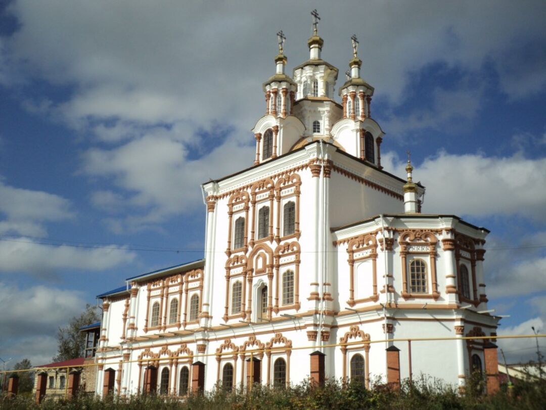 Карпинск. Богословский собор Карпинск. Введенский собор Карпинск. Собор Иоанна Богослова Карпинск. Богословский (Введенский) собор.