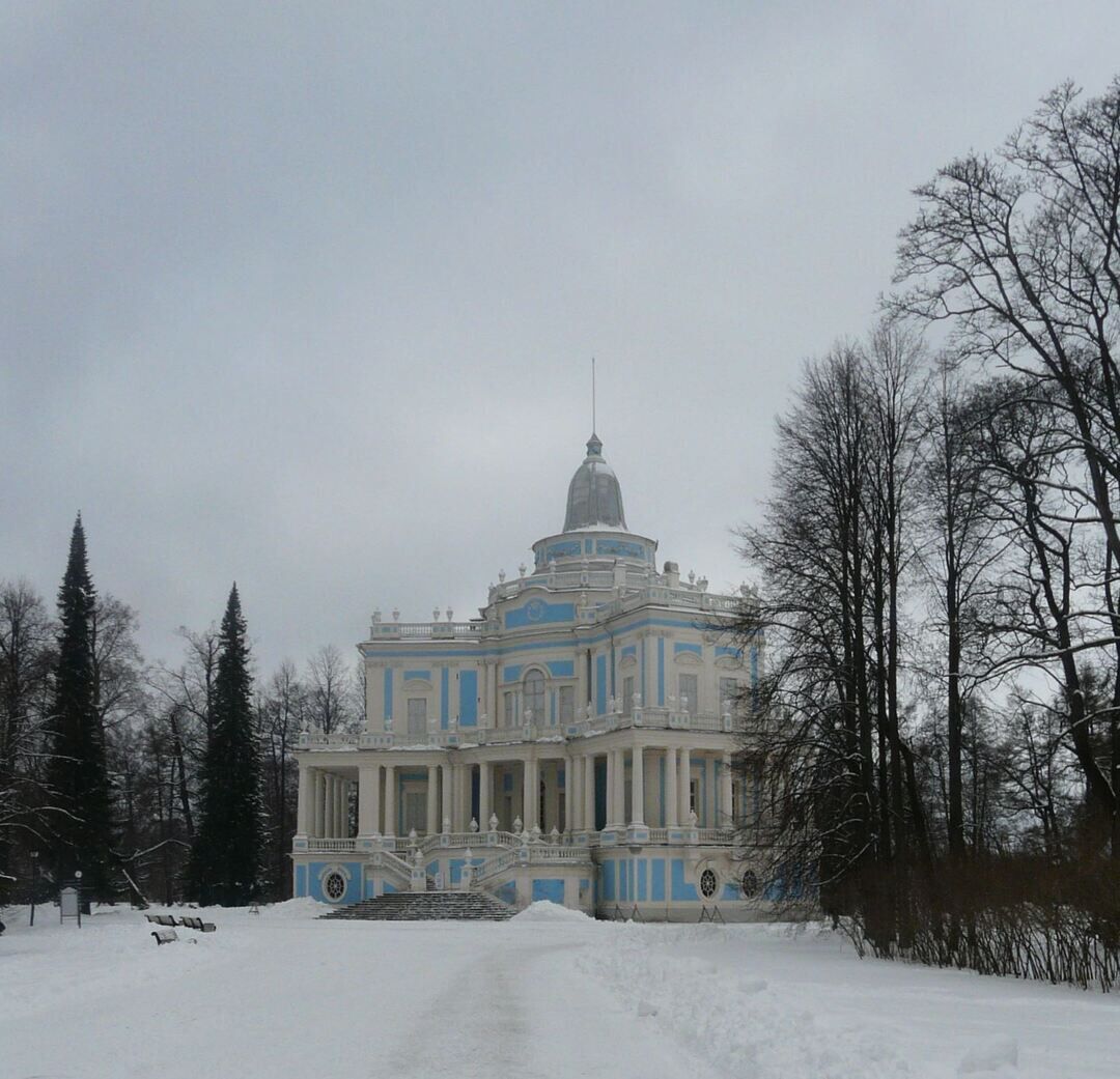 Ломоносов катальная горка фото