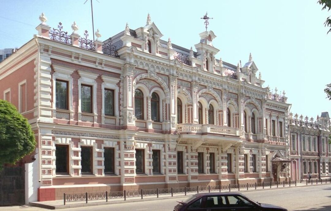 Дом памятник культурного наследия. Особняк Купцов Богарсуковых. Дом купца Богарсукова Краснодар. Здание музея Фелицына в Краснодаре. Дом Богарсуковых в Краснодаре музей.