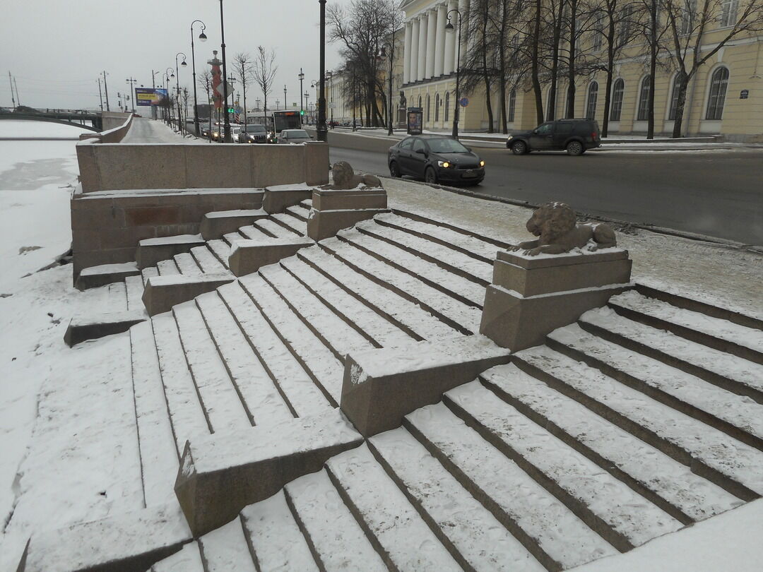 Спуск со львами. Пристань спуск со львами Санкт-Петербург. Спуск со львами Санкт-Петербург. Причал спуск со львами Санкт Петербург. Заповедник Есенина спуск к причалу.