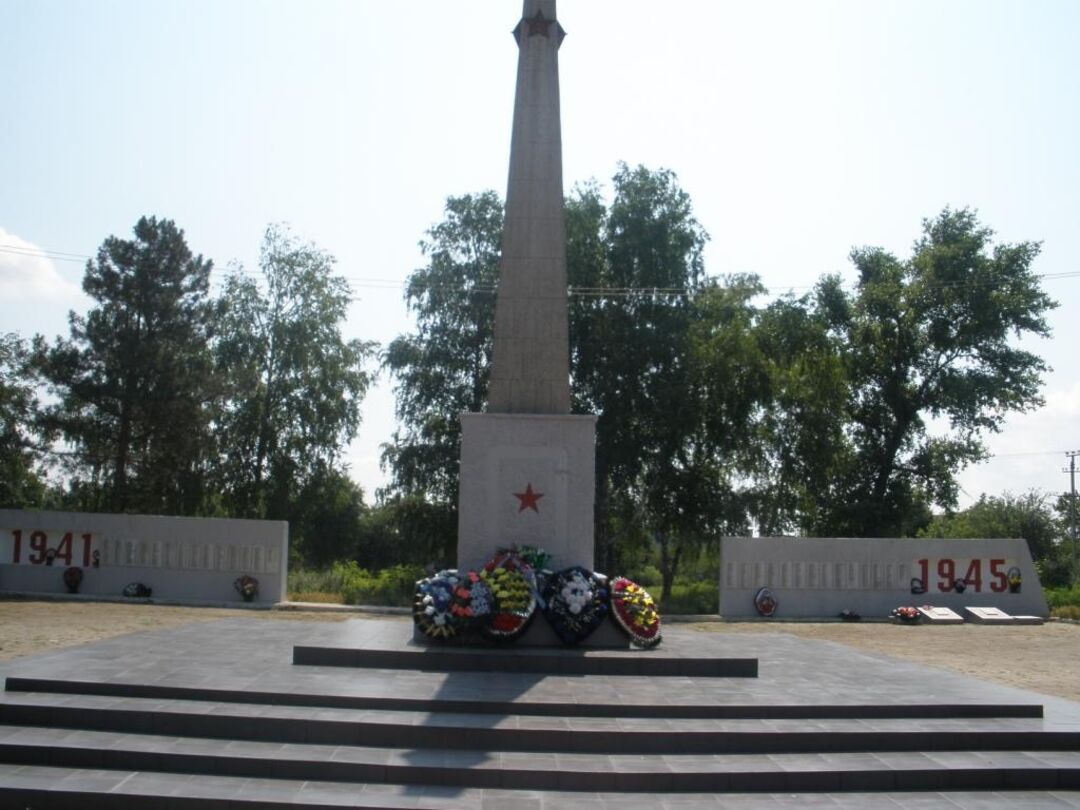 Терновский обелиски. Обелиск односельчанам, погибшим в годы Великой Отечественной войны. Станица Новорождественская Краснодарский край. Памятник в Новорождественской Тихорецк.