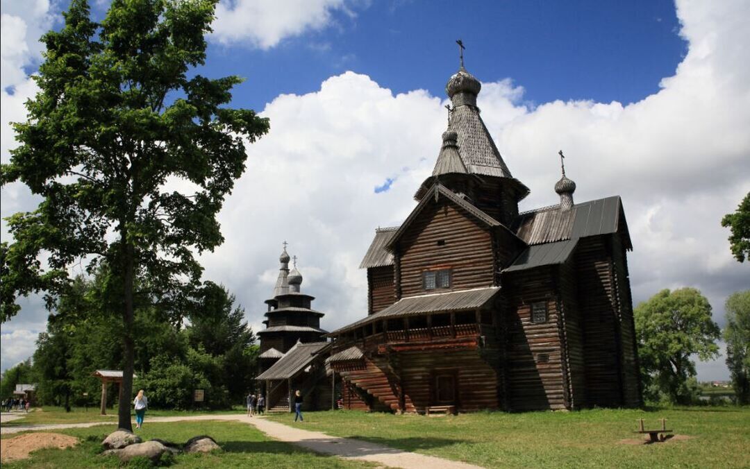 Самый большой деревянный храм где. Светогорский деревянная Церковь Украина. Невель деревянная Церковь. Клетская Церковь Троицы Витославлицы. Новгород-Северский деревянная Церковь.