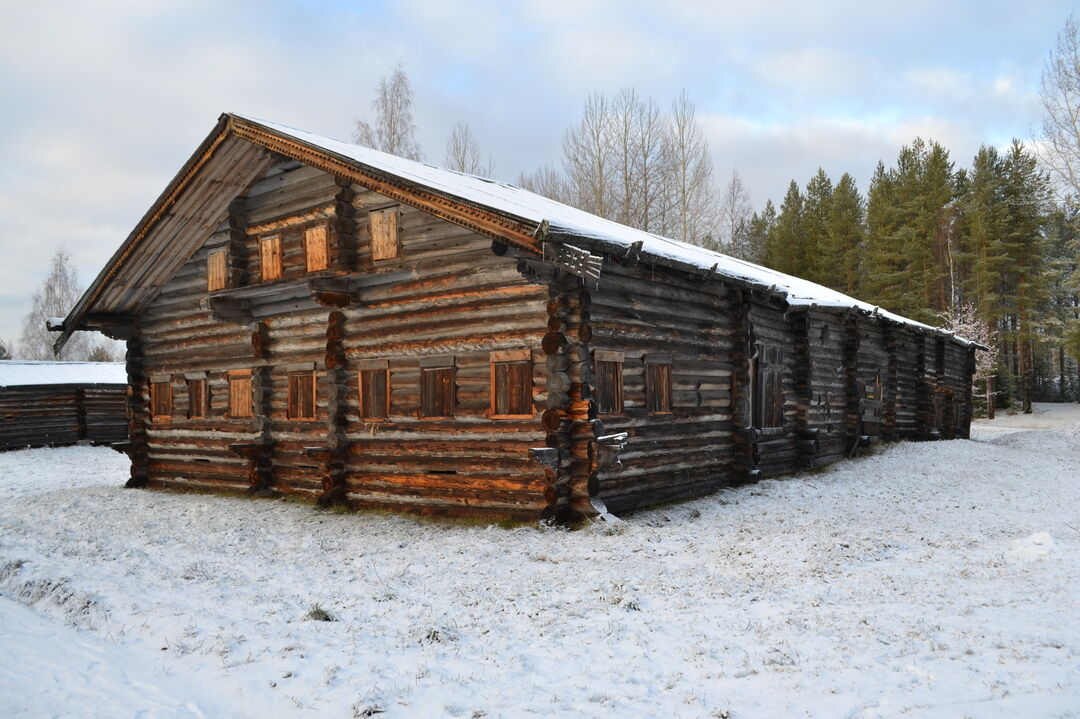 Поселок архангельск. Городецк Пинежский район. Пинежский район Архангельская область. Д. Городецк, Пинежский район Архангельская область. Здание Карпогоры Пинежский район.