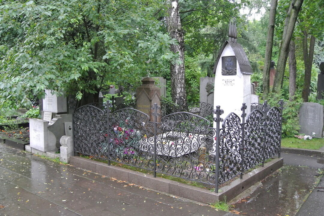 Могила Щепкиной-Куперник Татьяны Львовны (1874-1952)