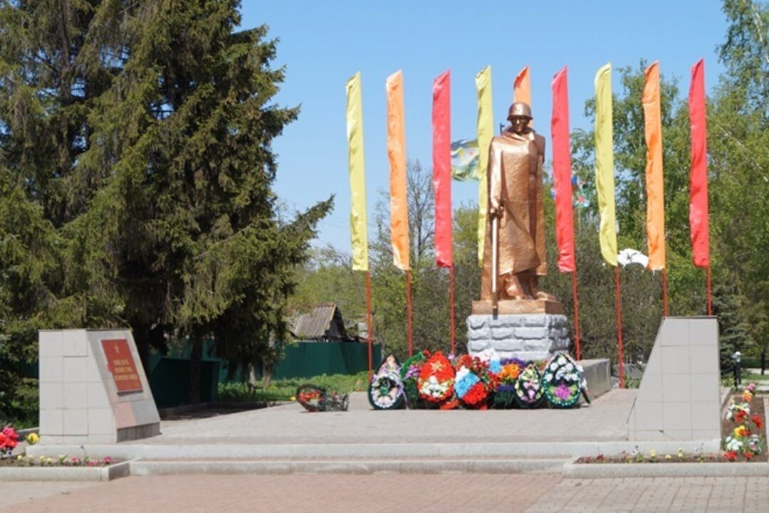 Давлеканова башкортостан. Памятник неизвестному солдату Давлеканово. Достопримечательности города Давлеканово. Давлеканово памятники. Памятник не изаестному солдоту дпвлекпноао.