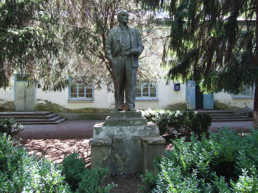 Скульптура В.И. Ленину