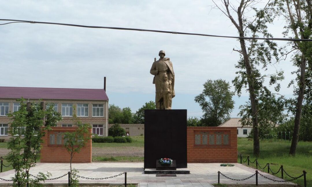 Погода суетский александровка. Суетский район Алтайский край. Село Александровка Алтайский край. Село верх Суетка Алтайский край. Администрация Суетского района Алтайского края.