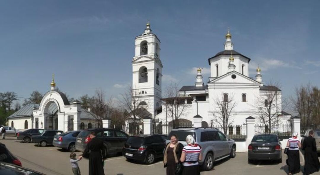 Троицкое московская область. Храм Троицкое Мытищинский район. Село Троицкое Мытищинский район. Церковь в селе Троицкое Мытищинский район. Троицкий храм в селе Троицкое Мытищинского района.