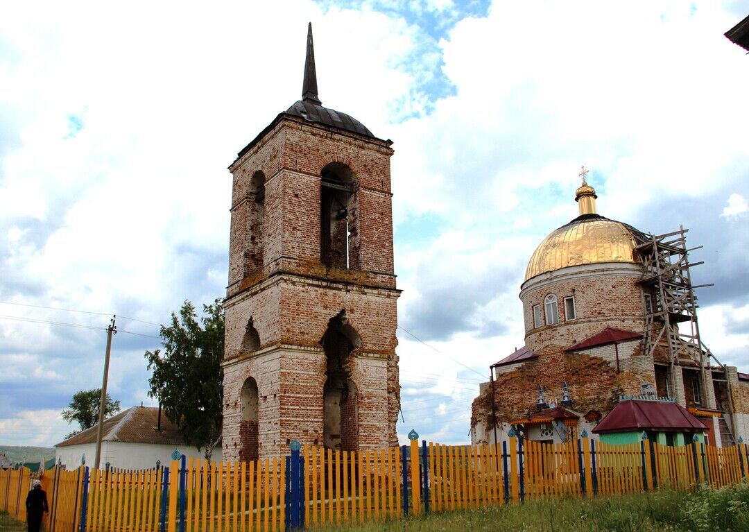 Погода ульяновская область инзенский. Храм села Городище Инзенский район. Храм в Инзе Ульяновской области с Поддубное. Церковь Архангела Михаила Сюксюм Инзенский район. Поддубное Ульяновская область Церковь Михаила Архангела в 2020.