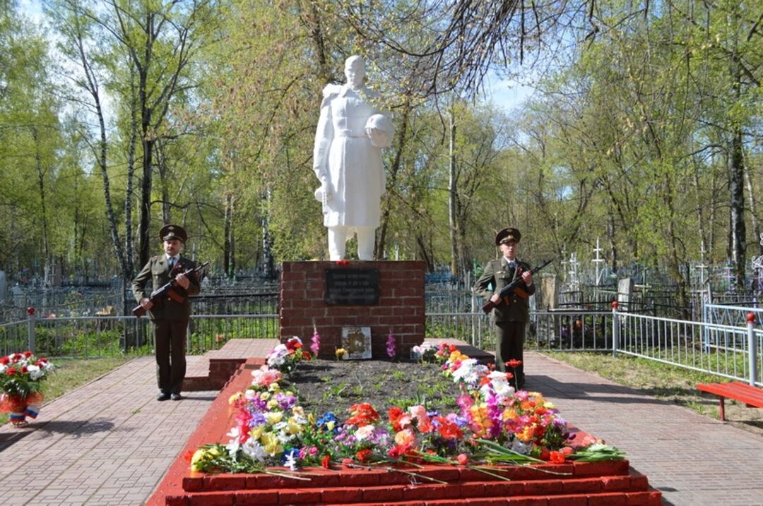 Чебаркуль парк Победы памятник