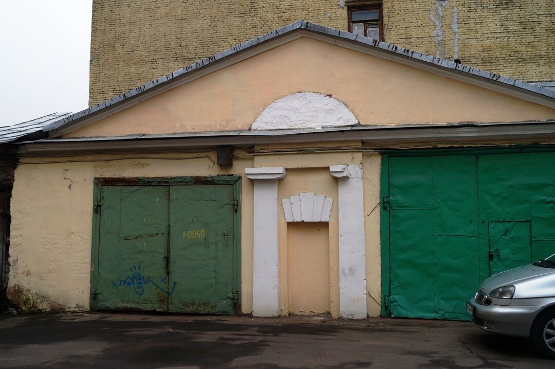 Городская усадьба маршака. Каретный сарай Москва. Каретный сарай усадьбы Лепехиных. Усадьба Головиных в Потаповском переулке. Каретный сарай Потаповский переулок.