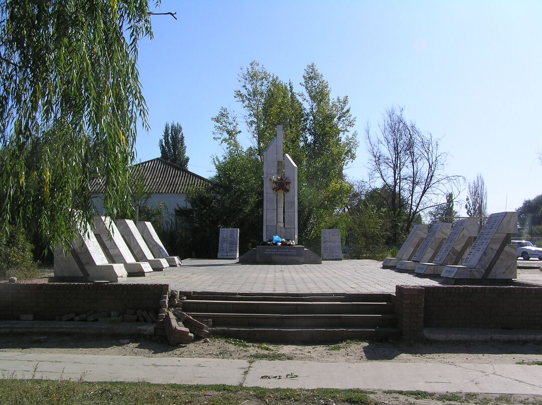 Городищенское сельское поселение. Хутор Песковатка Братская могила. Чулаковка Братская могила. Братская могила Хутор Дмитриевка. Братская могила в селе Песковатка.