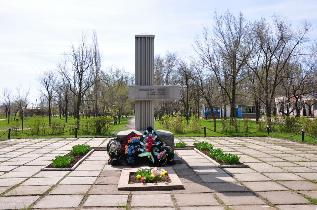 Поселок октябрьский волгоградская область. Береславка Калачевский район. П Береславка Калачевский район Волгоградская область. Поселок Береславка Калачевского района Волгоградской области. Братская могила Калачевский район Волгоградская область.