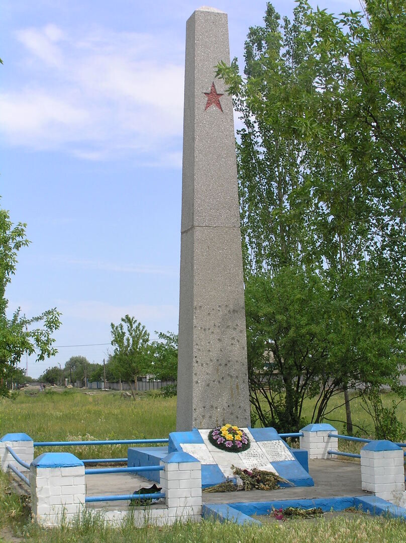 Хутор большой волгоградская область серафимовичский. Братская могила, Хутор большой Волгоградская область. Хутор Теркин Серафимовичский район Волгоградская область. Братская могила в хуторе Затонский. Хутор Затонский Серафимовичский район.