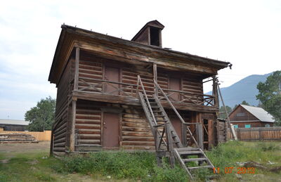 Больничный комплекс: амбар
