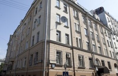 Квартира, в которой в 1915-1933 гг. жил ученый - энциклопедист, математик и филолог П.А.Флоренский. Квартиру неоднократно посещали В.И.Вернадский, М.В.Нестеров, А.С.Голубкина и др.