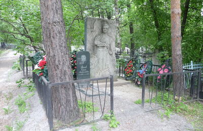 Могила Вахова Анатолия Алексеевича (1918-1965 гг.), писателя