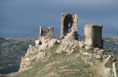 Стены и башни Верхнего города Св. Николая