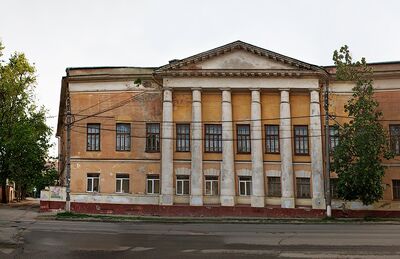 Дом Милютинского приюта с воротами и церковью