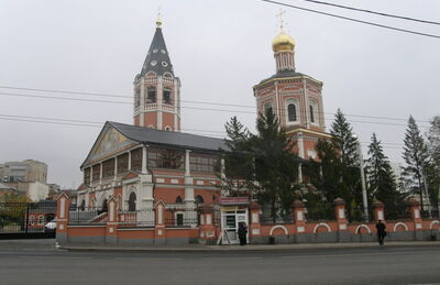 Здание Духовной семинарии и собор Троицы с колокольней
