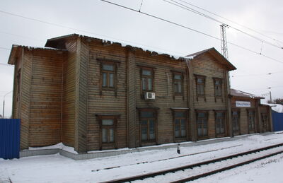 На этой станции в 1889-1893 гг. неоднократно бывал В.И.Ленин при переездах из Самары в Алакаевку и обратно